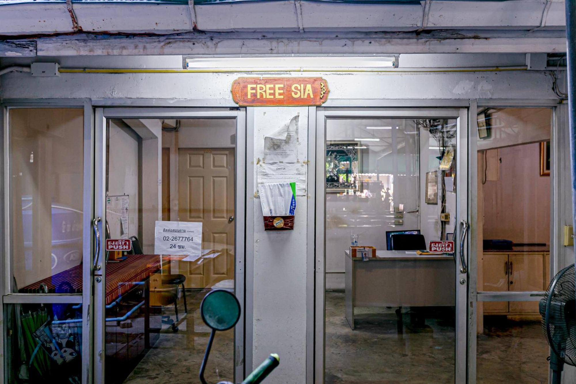 Freesia Saladaeng Silom Apartments Bangkok Exterior foto